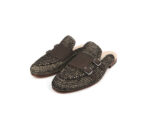 Mules en raphia à carreaux marron et blanc avec des sangles à boucle