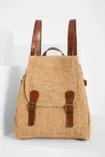 Sac à dos en raphia