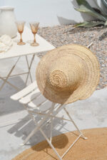 Chapeau de  en feuilles de palmier – Image 2